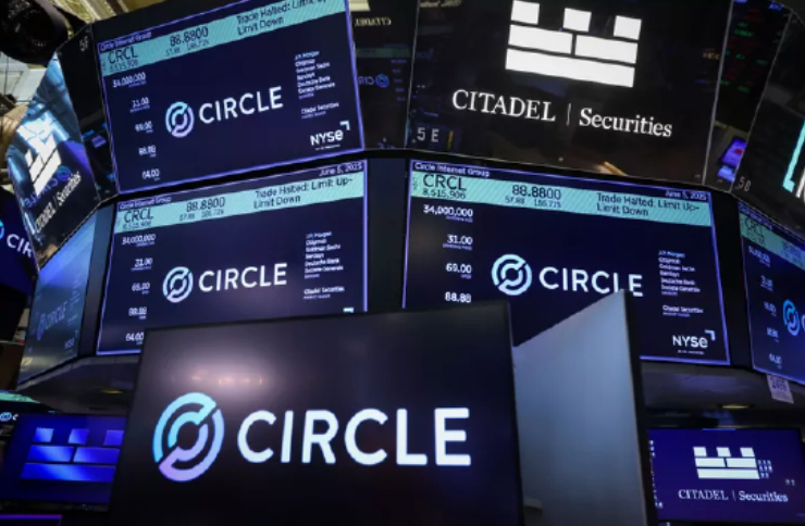 Clarity Act 草案与 16 个热钱包：Circle 面对的「合规风暴」