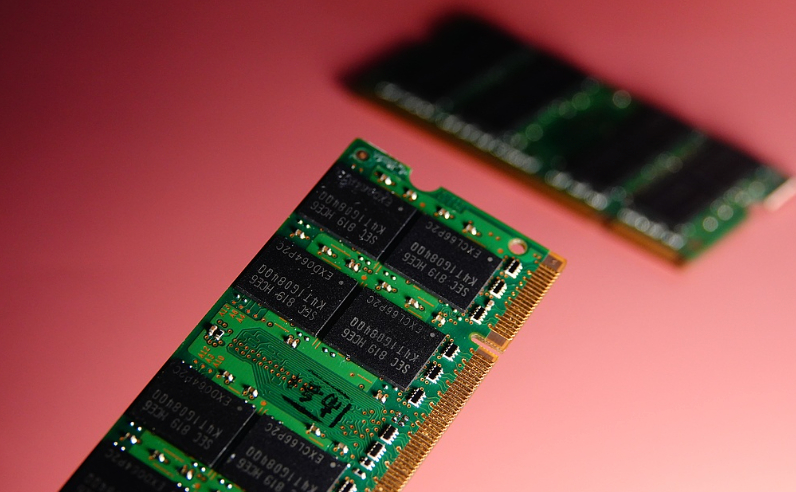 显卡与内存历史涨幅启示录：硅基博弈与算力霸权